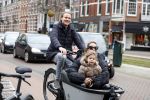 Amsterdam 4 en 5 februari 2022
Monica Geuze met dochtertje  haar vriend Robbert Kroese in bakfiets  in Amsterdam zuid.