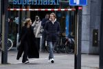 Amsterdam 29 januari 2022
Monica Geuze en haar vriend Robbert Kroese wandelnd door Amsterdam zuid.