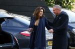 Mijdrecht 10 januari 2022
Rachel hazes en Klaas Otto vertrekken bij het huis van Rachel