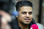 Amsterdam 19 januari 2022
Cabaretiers Bert Visscher en Jochem Myer tijdens de landelijke protestactie Kapsalon Theater in de Kleine Komedie. De cultuursector komt in actie tegen de coronamaatregelen. Tientallen theaters in heel Nederland  zijn omgebouwd tot een kapsalon. Rayen Panday