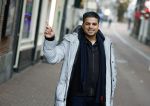 Amsterdam 19 januari 2022
Cabaretiers Bert Visscher en Jochem Myer tijdens de landelijke protestactie Kapsalon Theater in de Kleine Komedie. De cultuursector komt in actie tegen de coronamaatregelen. Tientallen theaters in heel Nederland  zijn omgebouwd tot een kapsalon. Rayen Panday