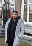 Amsterdam 19 januari 2022
Cabaretiers Bert Visscher en Jochem Myer tijdens de landelijke protestactie Kapsalon Theater in de Kleine Komedie. De cultuursector komt in actie tegen de coronamaatregelen. Tientallen theaters in heel Nederland  zijn omgebouwd tot een kapsalon. Rayen Panday