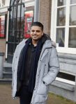 Amsterdam 19 januari 2022
Cabaretiers Bert Visscher en Jochem Myer tijdens de landelijke protestactie Kapsalon Theater in de Kleine Komedie. De cultuursector komt in actie tegen de coronamaatregelen. Tientallen theaters in heel Nederland  zijn omgebouwd tot een kapsalon. Rayen Panday