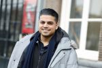 Amsterdam 19 januari 2022
Cabaretiers Bert Visscher en Jochem Myer tijdens de landelijke protestactie Kapsalon Theater in de Kleine Komedie. De cultuursector komt in actie tegen de coronamaatregelen. Tientallen theaters in heel Nederland  zijn omgebouwd tot een kapsalon. Rayen Panday