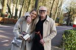 Laren 7 februari 2022
Rene v d Gijp en zijn vrouw Minouche op weg naar de boekpresentatie van Willibrord Frequin.
