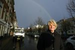 Den Haag 4 februari 2022
Rob en Ferdi Bolland worden geeerd met een plakaat op de muur van een huis met een tekst van 1 van hun liedjes daarop. Het hangt in de straat waar Rob Bolland woont.