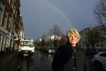 Den Haag 4 februari 2022
Rob en Ferdi Bolland worden geeerd met een plakaat op de muur van een huis met een tekst van 1 van hun liedjes daarop. Het hangt in de straat waar Rob Bolland woont.