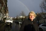 Den Haag 4 februari 2022
Rob en Ferdi Bolland worden geeerd met een plakaat op de muur van een huis met een tekst van 1 van hun liedjes daarop. Het hangt in de straat waar Rob Bolland woont.