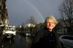 Den Haag 4 februari 2022
Rob en Ferdi Bolland worden geeerd met een plakaat op de muur van een huis met een tekst van 1 van hun liedjes daarop. Het hangt in de straat waar Rob Bolland woont.