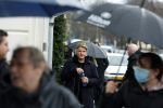 Den Haag 4 februari 2022
Rob en Ferdi Bolland worden geeerd met een plakaat op de muur van een huis met een tekst van 1 van hun liedjes daarop. Het hangt in de straat waar Rob Bolland woont.