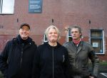 Den Haag 4 februari 2022
Rob en Ferdi Bolland worden geeerd met een plakaat op de muur van een huis met een tekst van 1 van hun liedjes daarop. Het hangt in de straat waar Rob Bolland woont.