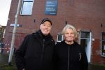 Den Haag 4 februari 2022
Rob en Ferdi Bolland worden geeerd met een plakaat op de muur van een huis met een tekst van 1 van hun liedjes daarop. Het hangt in de straat waar Rob Bolland woont.
