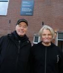 Den Haag 4 februari 2022
Rob en Ferdi Bolland worden geeerd met een plakaat op de muur van een huis met een tekst van 1 van hun liedjes daarop. Het hangt in de straat waar Rob Bolland woont.