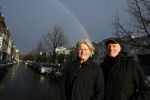 Den Haag 4 februari 2022
Rob en Ferdi Bolland worden geeerd met een plakaat op de muur van een huis met een tekst van 1 van hun liedjes daarop. Het hangt in de straat waar Rob Bolland woont.