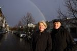 Den Haag 4 februari 2022
Rob en Ferdi Bolland worden geeerd met een plakaat op de muur van een huis met een tekst van 1 van hun liedjes daarop. Het hangt in de straat waar Rob Bolland woont.
