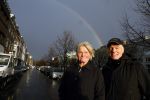 Den Haag 4 februari 2022
Rob en Ferdi Bolland worden geeerd met een plakaat op de muur van een huis met een tekst van 1 van hun liedjes daarop. Het hangt in de straat waar Rob Bolland woont.