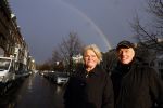 Den Haag 4 februari 2022
Rob en Ferdi Bolland worden geeerd met een plakaat op de muur van een huis met een tekst van 1 van hun liedjes daarop. Het hangt in de straat waar Rob Bolland woont.