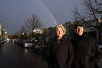 Den Haag 4 februari 2022
Rob en Ferdi Bolland worden geeerd met een plakaat op de muur van een huis met een tekst van 1 van hun liedjes daarop. Het hangt in de straat waar Rob Bolland woont.