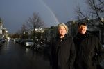 Den Haag 4 februari 2022
Rob en Ferdi Bolland worden geeerd met een plakaat op de muur van een huis met een tekst van 1 van hun liedjes daarop. Het hangt in de straat waar Rob Bolland woont.