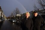 Den Haag 4 februari 2022
Rob en Ferdi Bolland worden geeerd met een plakaat op de muur van een huis met een tekst van 1 van hun liedjes daarop. Het hangt in de straat waar Rob Bolland woont.