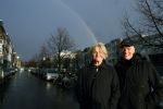 Den Haag 4 februari 2022
Rob en Ferdi Bolland worden geeerd met een plakaat op de muur van een huis met een tekst van 1 van hun liedjes daarop. Het hangt in de straat waar Rob Bolland woont.