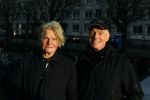 Den Haag 4 februari 2022
Rob en Ferdi Bolland worden geeerd met een plakaat op de muur van een huis met een tekst van 1 van hun liedjes daarop. Het hangt in de straat waar Rob Bolland woont.