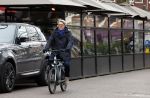 Amsterdam 10 februari 2022
Robert Kranenborg op zijn electrische van moof fiets in Amsterdam zuid