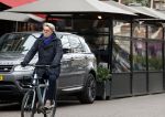 Amsterdam 10 februari 2022
Robert Kranenborg op zijn electrische van moof fiets in Amsterdam zuid