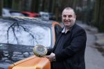 Lage Vuursche 31 januari 2022
Johan Vlemmix (Bloemen ) en Salar Azimi ( Kaviaar ter waarde van 100.000euro) brengen kado naar prinses Beatrix op kasteel Drackensteyn vanwege haar 84e verjaardag