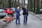 Lage Vuursche 31 januari 2022
Johan Vlemmix (Bloemen ) en Salar Azimi ( Kaviaar ter waarde van 100.000euro) brengen kado naar prinses Beatrix op kasteel Drackensteyn vanwege haar 84e verjaardag