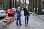 Lage Vuursche 31 januari 2022
Johan Vlemmix (Bloemen ) en Salar Azimi ( Kaviaar ter waarde van 100.000euro) brengen kado naar prinses Beatrix op kasteel Drackensteyn vanwege haar 84e verjaardag