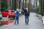 Lage Vuursche 31 januari 2022
Johan Vlemmix (Bloemen ) en Salar Azimi ( Kaviaar ter waarde van 100.000euro) brengen kado naar prinses Beatrix op kasteel Drackensteyn vanwege haar 84e verjaardag