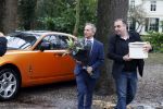 Lage Vuursche 31 januari 2022
Johan Vlemmix (Bloemen ) en Salar Azimi ( Kaviaar ter waarde van 100.000euro) brengen kado naar prinses Beatrix op kasteel Drackensteyn vanwege haar 84e verjaardag
