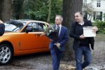 Lage Vuursche 31 januari 2022
Johan Vlemmix (Bloemen ) en Salar Azimi ( Kaviaar ter waarde van 100.000euro) brengen kado naar prinses Beatrix op kasteel Drackensteyn vanwege haar 84e verjaardag