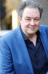 Laren 7 februari 2022
Boekpresentatie van Willibrord Frequin in het bonte paard. Rene v d Gijp reikte het eerste exemplaar uit . Fons de Poel is de schrijver. Sven Kockelman