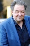 Laren 7 februari 2022
Boekpresentatie van Willibrord Frequin in het bonte paard. Rene v d Gijp reikte het eerste exemplaar uit . Fons de Poel is de schrijver. Sven Kockelman