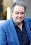 Laren 7 februari 2022
Boekpresentatie van Willibrord Frequin in het bonte paard. Rene v d Gijp reikte het eerste exemplaar uit . Fons de Poel is de schrijver. Sven Kockelman
