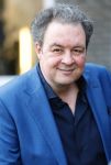 Laren 7 februari 2022
Boekpresentatie van Willibrord Frequin in het bonte paard. Rene v d Gijp reikte het eerste exemplaar uit . Fons de Poel is de schrijver. Sven Kockelman