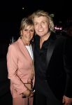 Amsterdam 22 februari 2022
Hans Klok viert zijn 53e verjaardag in the Harbour Club. Later op de avond vraagt hij zijn partner Dann v Ling ten huwelijk. Hans met Sylvia v d Akker