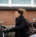 Amsterdam 29 januari 2022
Tatum Dagelet op de fiets in Amsterdam zuid