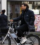 Amsterdam 11 februari 2022
Thomas Dekker op zijn fiets in AMSTERDAM.