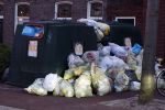 Weesp 11 januari 2022
Vuilnis op straat in Weesp.