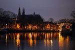 Weesp 11 januari 2022
Weesp bij night . De jeugd mag weer sporten .