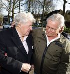 Laren 7 februari 2022
Boekpresentatie van Willibrord Frequin in het bonte paard. Rene v d Gijp reikte het eerste exemplaar uit . Fons de Poel is de schrijver.
