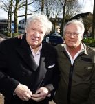 Laren 7 februari 2022
Boekpresentatie van Willibrord Frequin in het bonte paard. Rene v d Gijp reikte het eerste exemplaar uit . Fons de Poel is de schrijver.