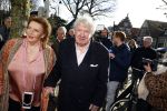 Laren 7 februari 2022
Boekpresentatie van Willibrord Frequin in het bonte paard. Rene v d Gijp reikte het eerste exemplaar uit . Fons de Poel is de schrijver.