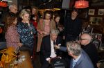 Laren 7 februari 2022
Boekpresentatie van Willibrord Frequin in het bonte paard. Rene v d Gijp reikte het eerste exemplaar uit . Fons de Poel is de schrijver.