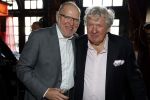 Laren 7 februari 2022
Boekpresentatie van Willibrord Frequin in het bonte paard. Rene v d Gijp reikte het eerste exemplaar uit . Fons de Poel is de schrijver. Willibrord en Willy v d Kerkhof
