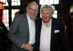 Laren 7 februari 2022
Boekpresentatie van Willibrord Frequin in het bonte paard. Rene v d Gijp reikte het eerste exemplaar uit . Fons de Poel is de schrijver. Willibrord en Willy v d Kerkhof
