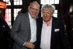 Laren 7 februari 2022
Boekpresentatie van Willibrord Frequin in het bonte paard. Rene v d Gijp reikte het eerste exemplaar uit . Fons de Poel is de schrijver. Willibrord en Willy v d Kerkhof